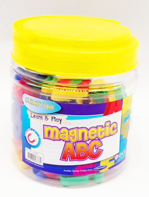 Materia plastica magnetica con la scatola di plastica, colori differenti su ordinazione, misura di numeri e di alfabeti per tutto il bordo della latta