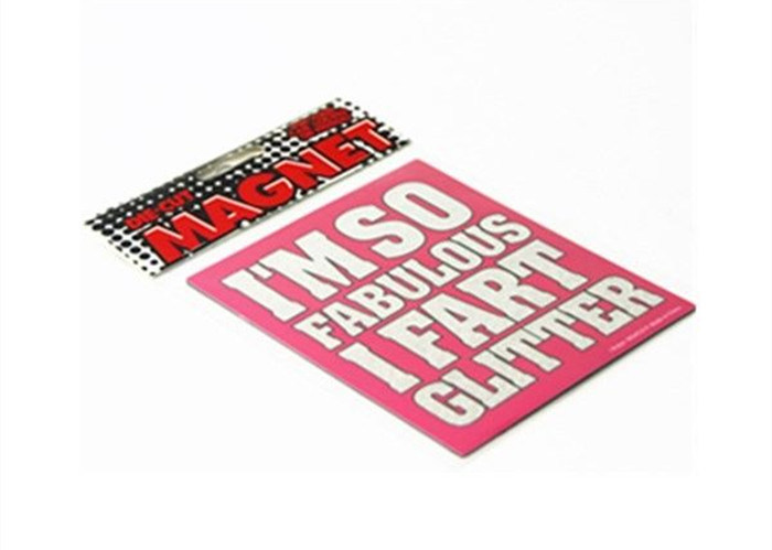 Magnete per frigorifero in carta sintetica OEM ODM Insegne magnetiche durevoli e impermeabili per auto con forme personalizzate